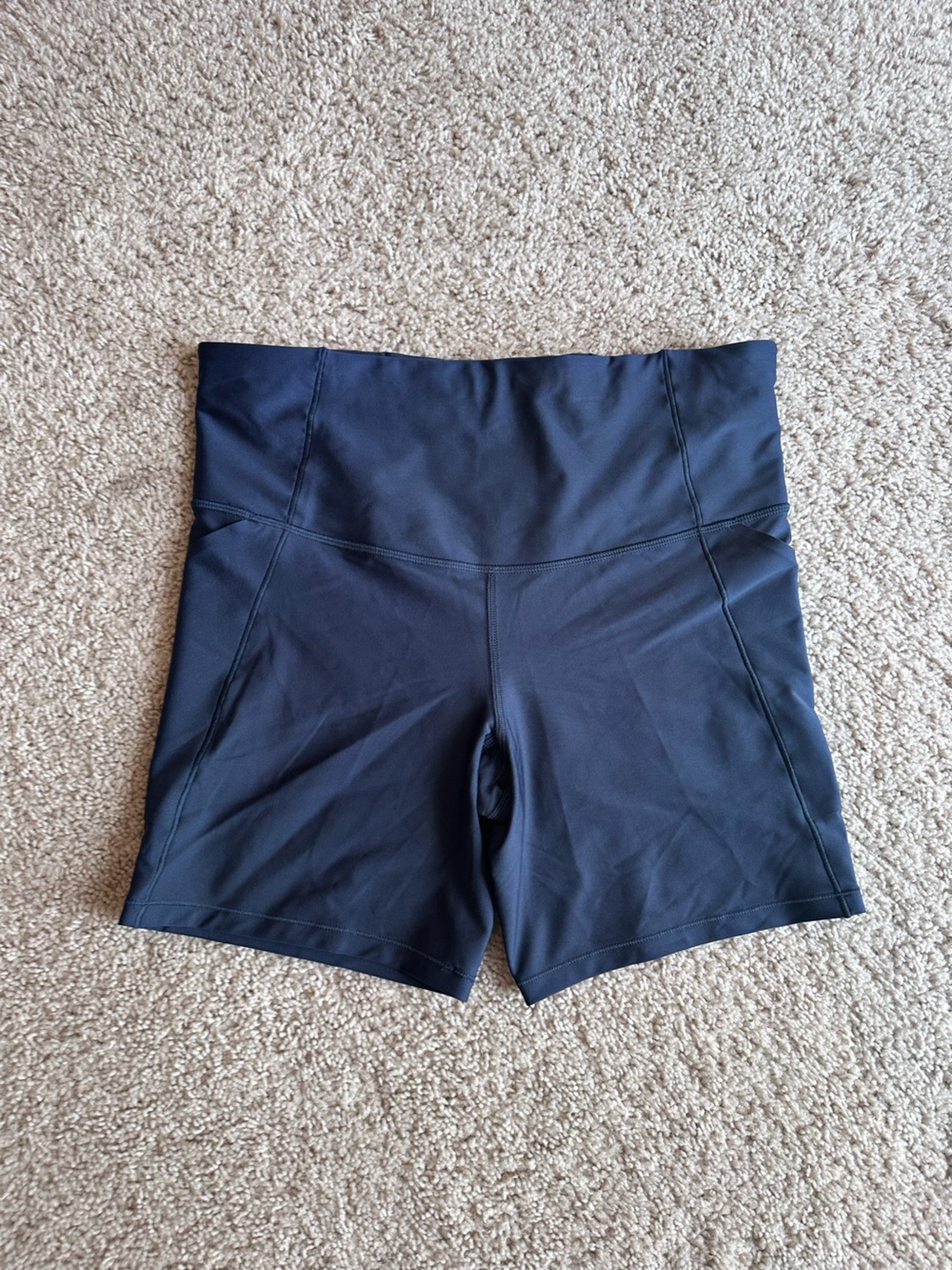 all in motion High-Waist Navy Effortless Support Bike Shorts 6” inseam pockets L